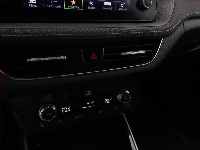 Škoda Fabia (2022) Style 1.0 TSI, Serv.kniha - fotka 15 z 18