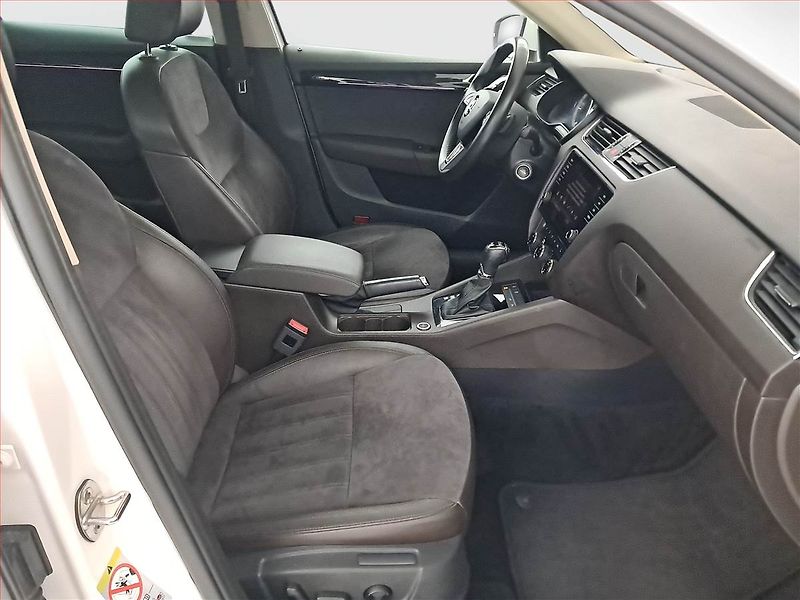 Škoda Octavia (2018) Laurin&Klement 2.0 TDI, 4X4 - fotka 9 z 17