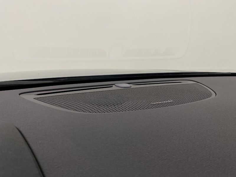 Volvo V90 D4 MOMENTUM AUT - fotka 25 z 48