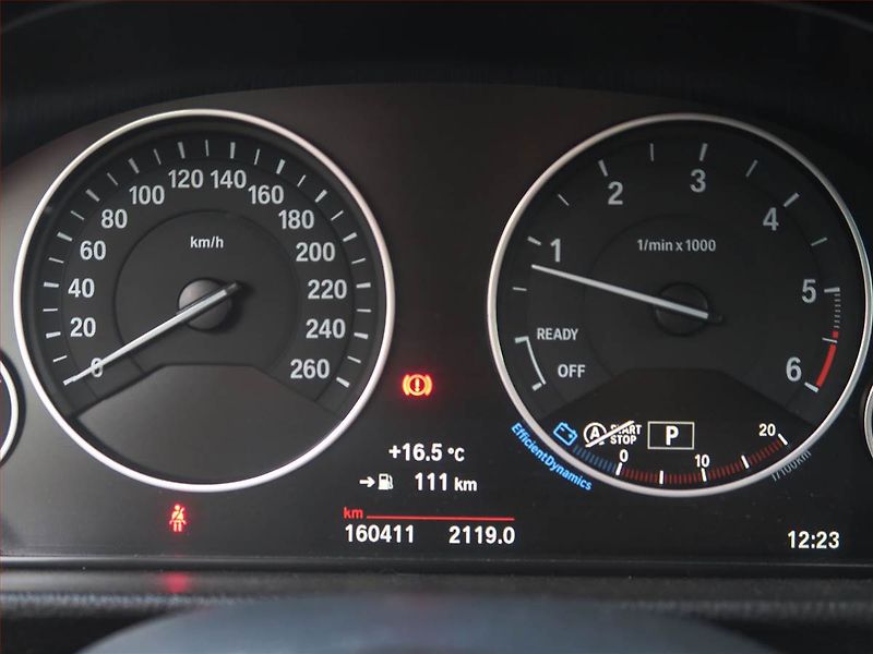 BMW Řada 3 (2017) 318 d, Automat, Navi, Tempomat - fotka 11 z 18