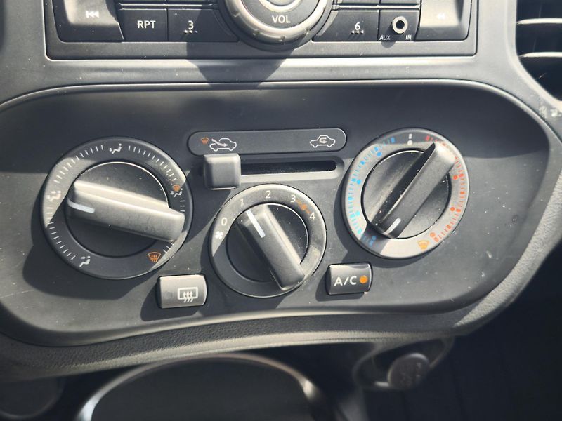 Nissan Juke 2017 ČR 1.MAJ 1.6 SCe 74302km - fotka 12 z 31