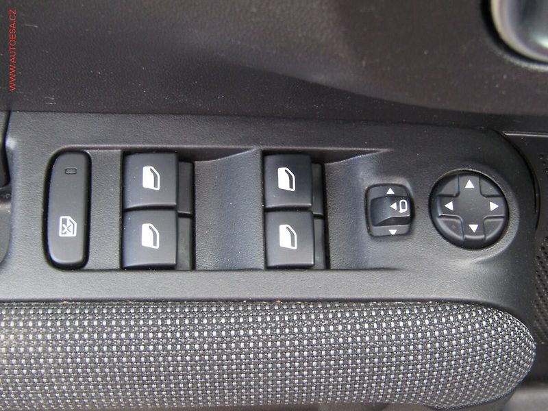 Citroën C3 Aircross (2019) 1.2PT, Shine, navi, panor - fotka 11 z 19