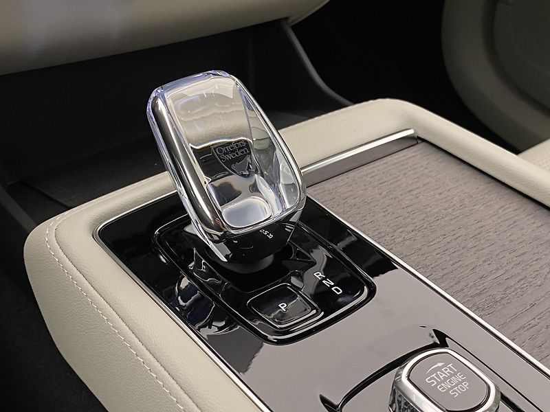 Volvo XC90 (2026) B5 AWD AUT BRIGHT PLUS 7míst - fotka 38 z 68