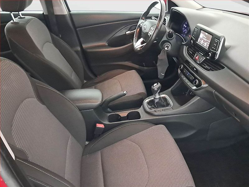 Hyundai i30 (2018) 1.0 T-GDI, Serv.kniha - fotka 9 z 16