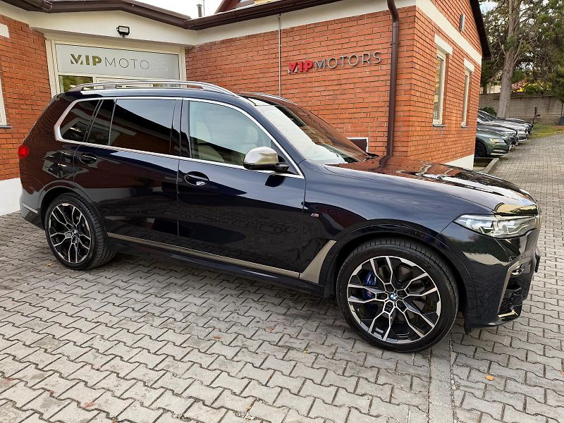 BMW X7 M50xD-R22-PANO-H&K-ČR-TOP STAV - fotka 8 z 53