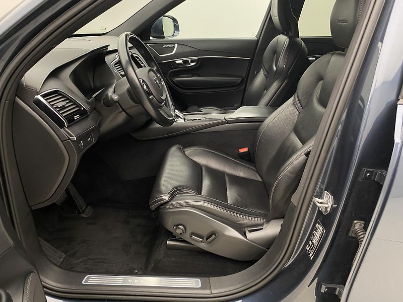 Volvo XC90 B5 AWD INSCRIPTION 7Míst - fotka 2 z 55