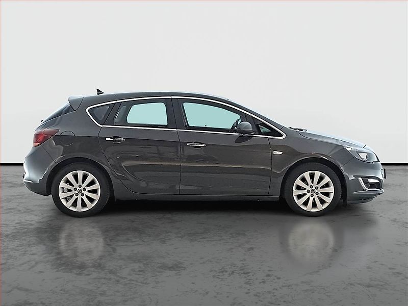 Opel Astra (2012) 1.4 T, Tempomat, Park. senzory - fotka 6 z 17