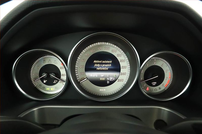 Mercedes-Benz Třídy E (2013) E 400 4MATIC, 4X4, Automat - fotka 8 z 18