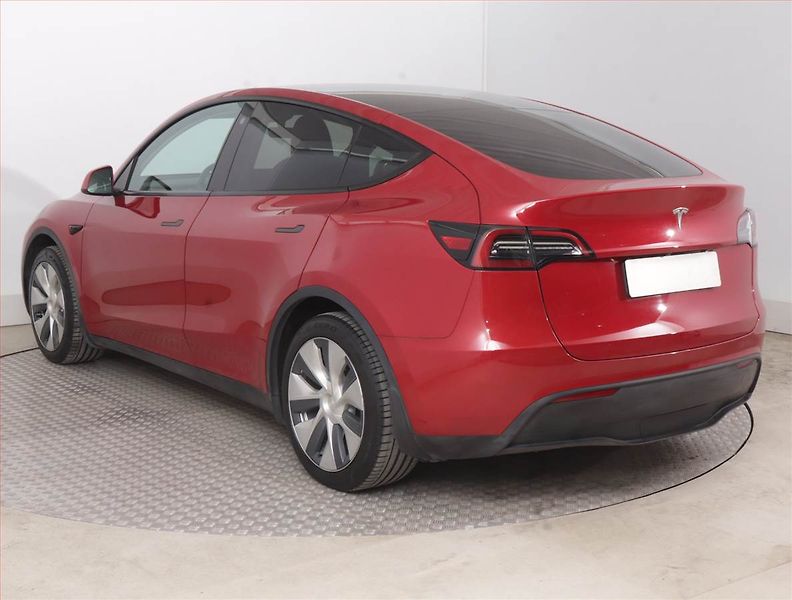 Tesla Model Y (2022) RWD LFP 60kWh, SoH 92% - fotka 4 z 20