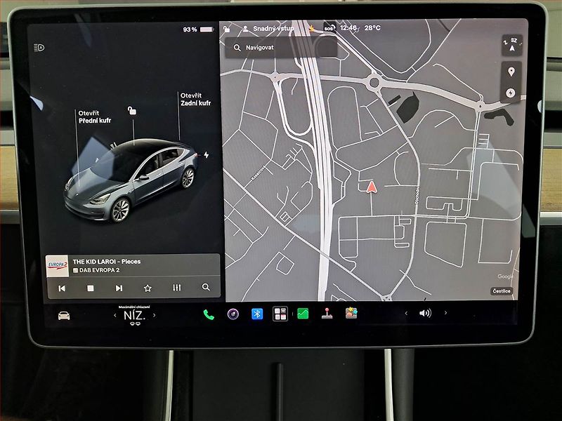 Tesla Model 3 (2019) Long Range 4WD 78kWh, SoH 83% - fotka 19 z 23