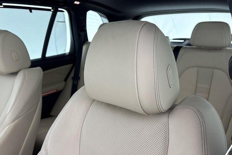 BMW X5 xDrive40i - fotka 8 z 29