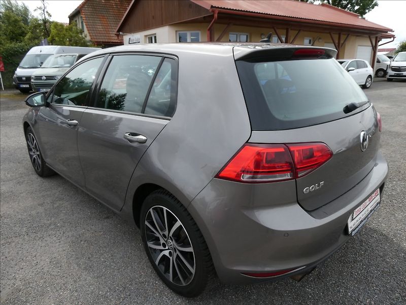 Volkswagen Golf 1,4 TSi 103kW DSG, webasto - fotka 7 z 42