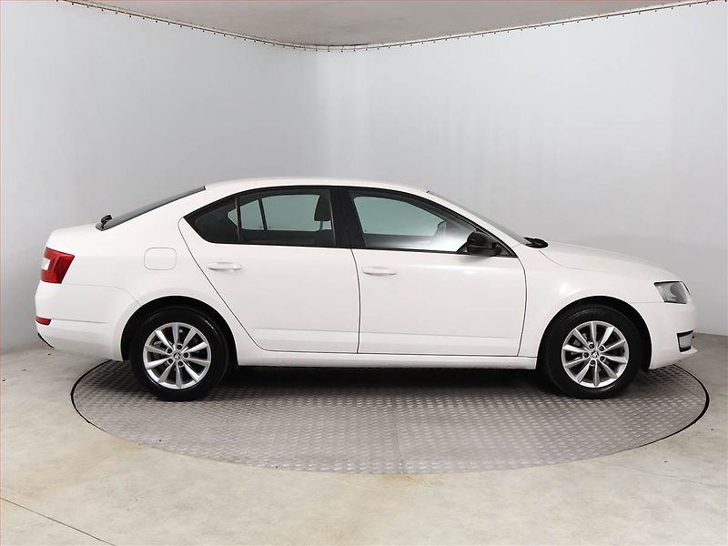Škoda Octavia (2016) Ambition 1.6 TDI, Tempomat - fotka 6 z 12