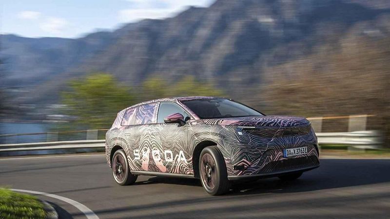 Škoda Peaq ani v zatáčkách nepůsobí vůbec těžkopádně.