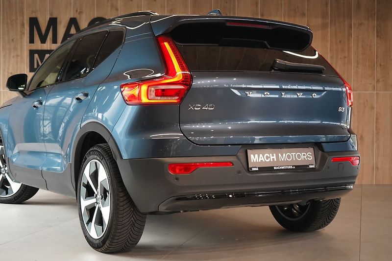 Volvo XC40 B3 Plus Dark, ACC, BLIS - fotka 12 z 43