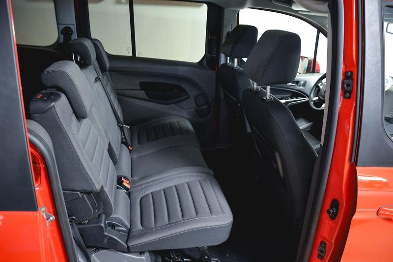 Ford Tourneo Connect (2020) Grand 1.5 TDCI TITANIUM PANORA - fotka 9 z 58
