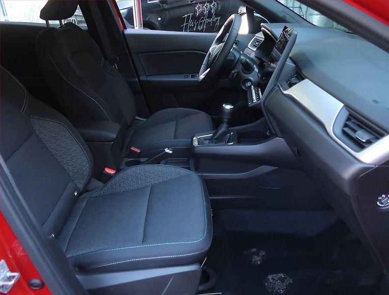 Renault Captur (2025) 1.0 TCe - fotka 9 z 18