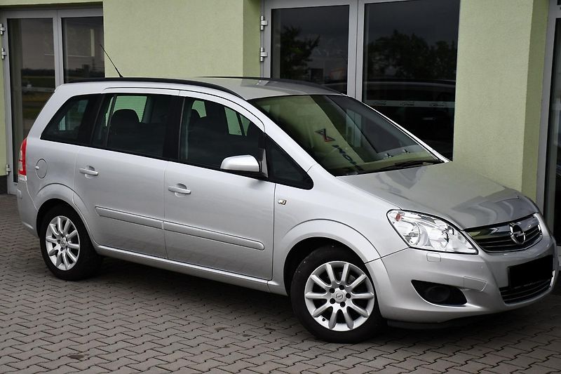 Opel Zafira 1.8i VYHŘ. SEDAČKY TAŽNÉ 7MÍST - fotka 2 z 28