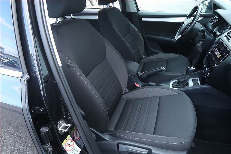 Škoda Octavia (2018) 1.6 TDI, Automat, Navi - fotka 9 z 24