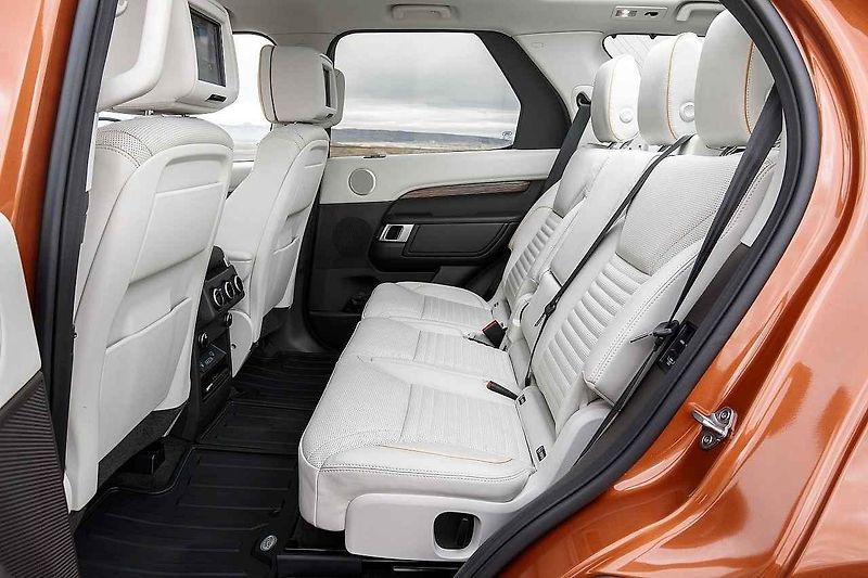 Land Rover Discovery.