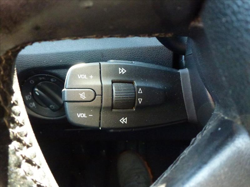 Škoda Roomster 1,9 TDI -  BEZ KOROZE !!!!!!! - fotka 35 z 54