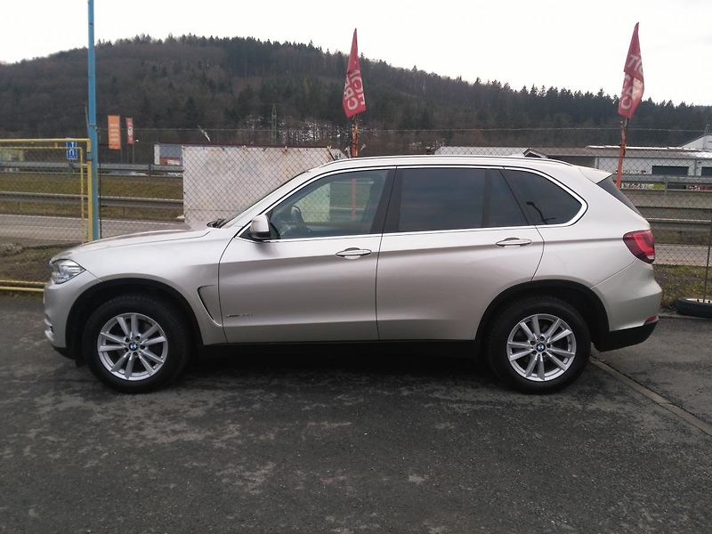 BMW X5 3,0d xDrive - fotka 36 z 36