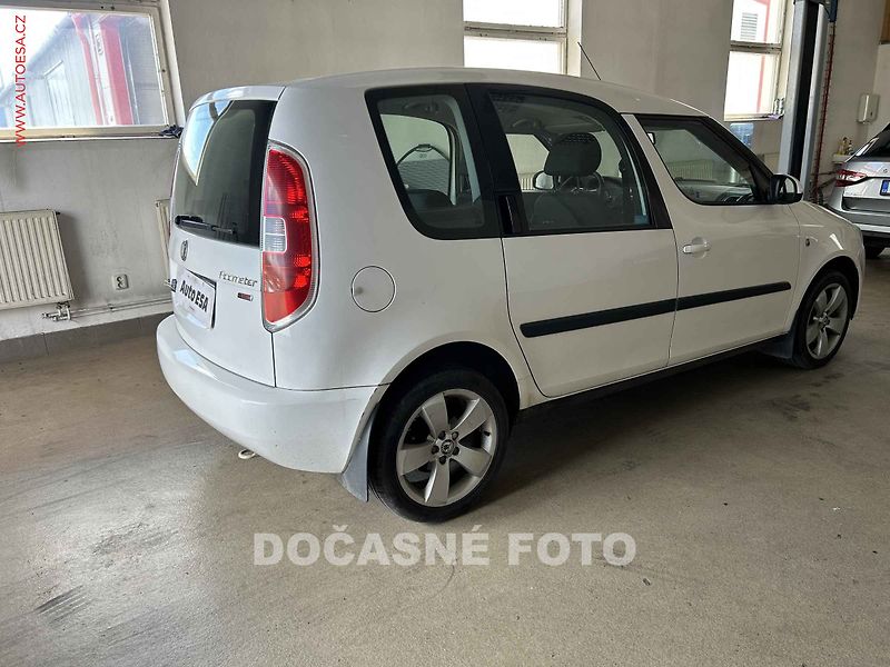 Škoda Roomster (2008) 1.9TDi, ČR, AC, výhřev sed - fotka 2 z 3