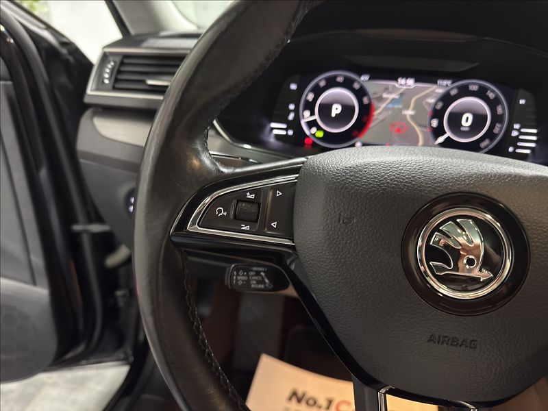 Škoda Superb 1,5   TSI DSG STYLE PLUS PANO - fotka 12 z 43