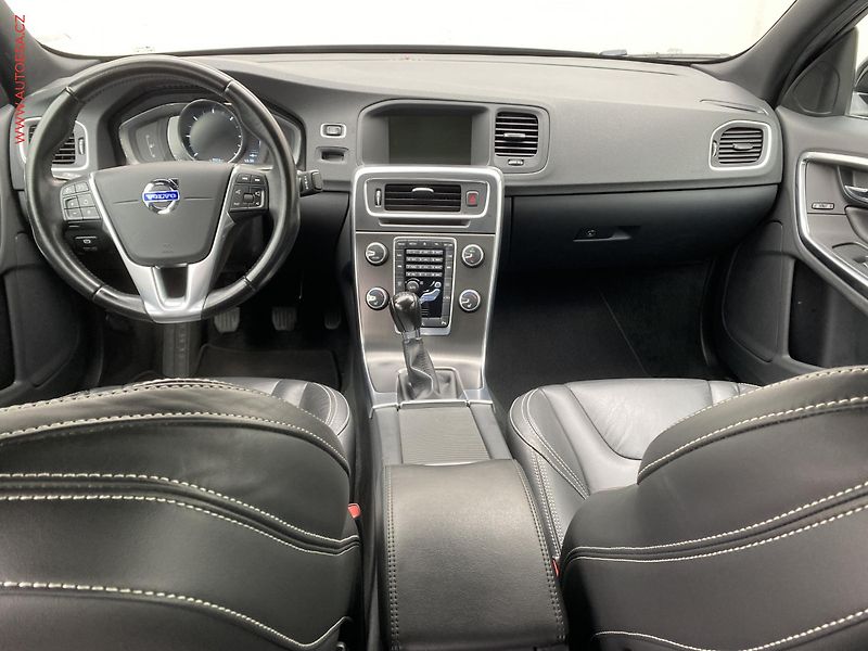 Volvo S60 (2013) 2.4 D5, Summum, bixen - fotka 8 z 19