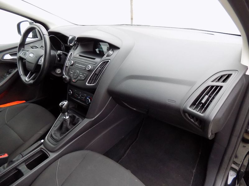 Ford Focus (2017) 1.0/Eco-Boost/Klimatizace/ - fotka 15 z 33