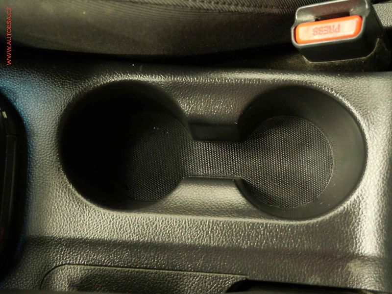 Kia Carens (2015) 1.7CRDI, ČR, AC, výhřev sed. - fotka 20 z 21