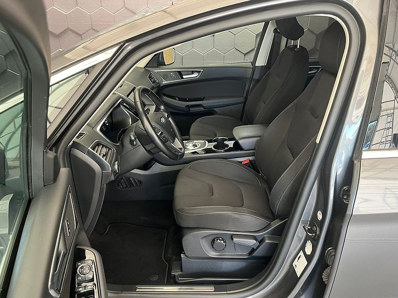 Ford S-MAX 2,5 HEV Titanium 7míst - fotka 22 z 70