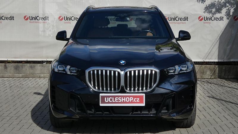 BMW X5 30d xDrive M Sport - fotka 2 z 26