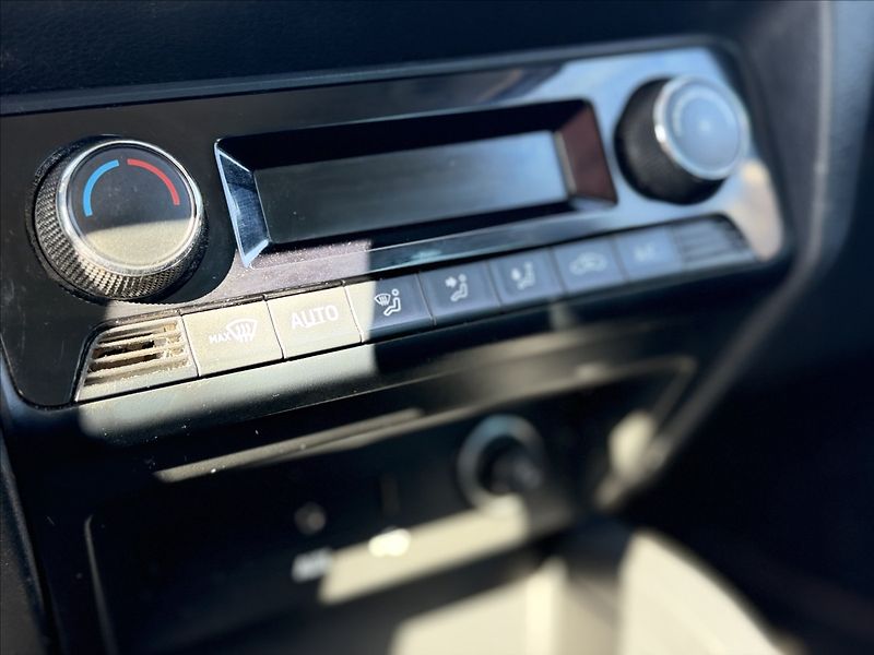 Škoda Fabia 1,2 TSI STYLE +SADA KOL - fotka 12 z 23