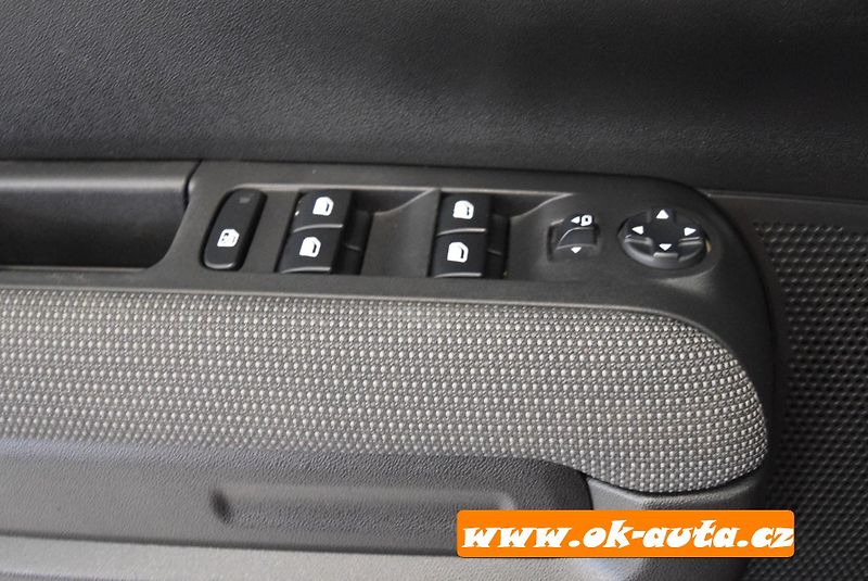 Citroën C3 Aircross 1.2 PT LED FEEL PACK 81 kW-DPH - fotka 42 z 51