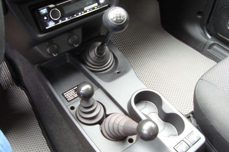 Lada Niva (2026) LEGEND, 1.7i,4x4,Nové,STK 8/28 - fotka 47 z 63