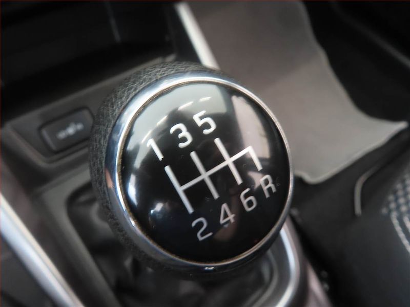 Suzuki Vitara (2019) 1.4 BoosterJet, 4X4 - fotka 12 z 14