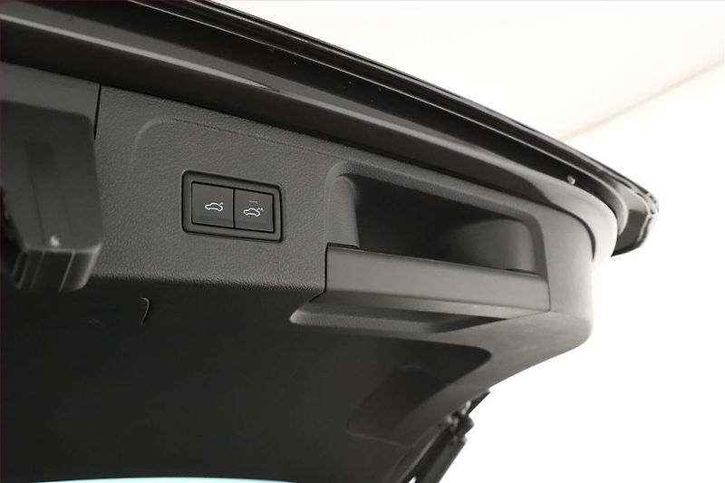 Volkswagen Passat (2023) 2.0 TDI - fotka 13 z 20