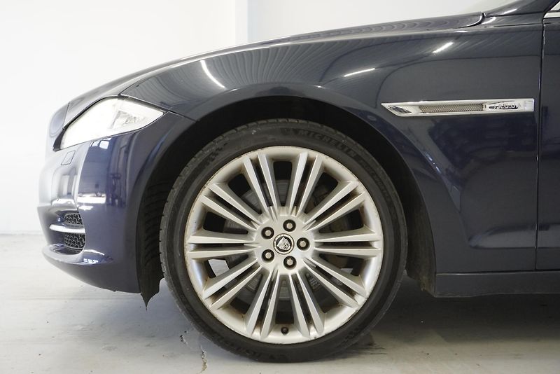 Jaguar XJ 5.0 V8 PREMIUM LUXURY - fotka 5 z 53