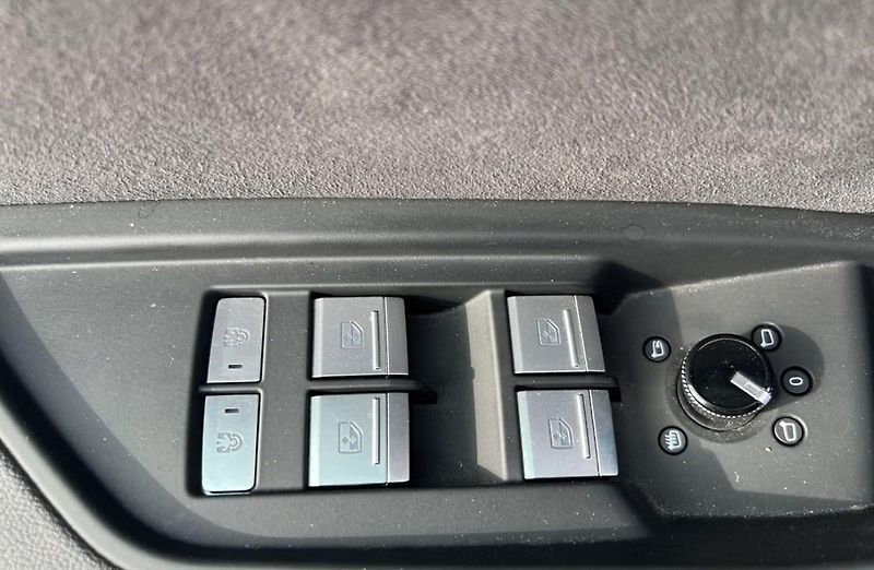 Audi Q8 e-tron 55 Sportback Q 360 Matrix Pano - fotka 21 z 36