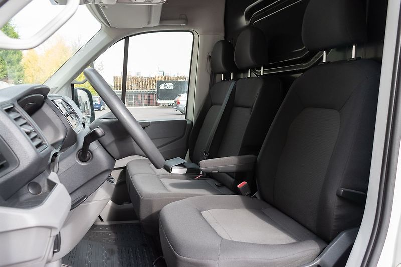 Volkswagen Crafter 2.0 TDI L2H2*DPH*40t.KM* - fotka 8 z 28