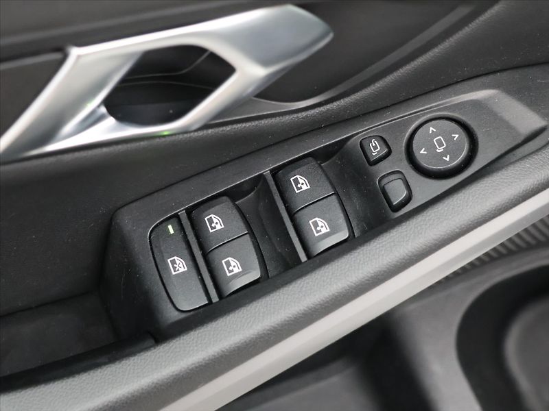 BMW Řada 3 2,0 320d 140 kW xDrive ADVANTA - fotka 16 z 34
