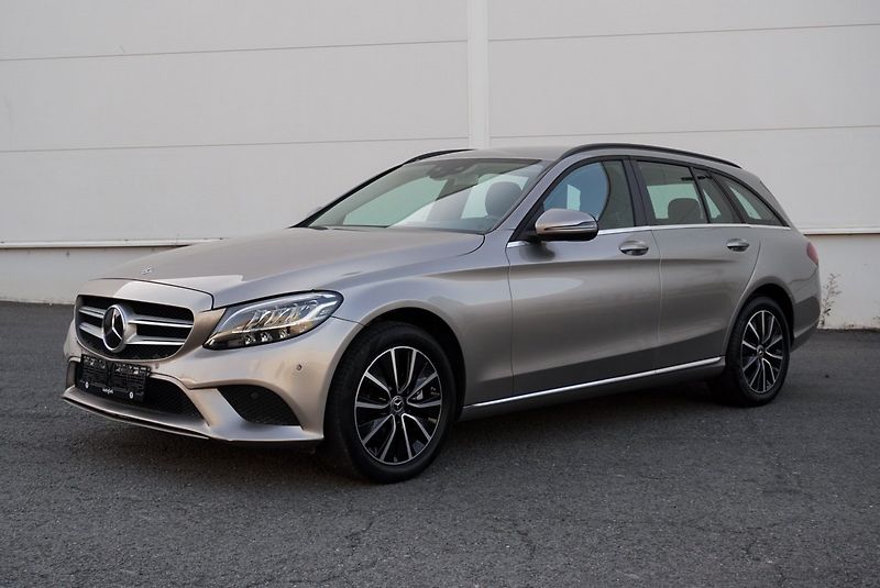 Mercedes-Benz Třídy C C 220CDi 4Matic Business - fotka 8 z 34