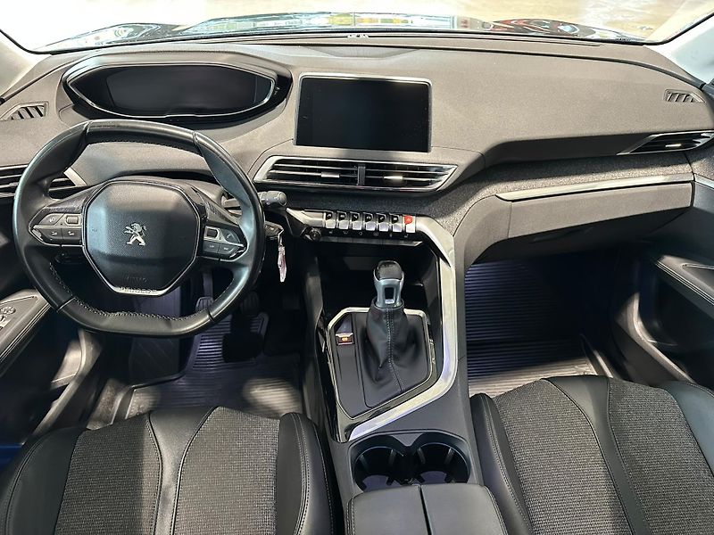 Peugeot 3008 (2018) 1.5BlueHDi,Allure,ČR,1.maj. - fotka 9 z 20