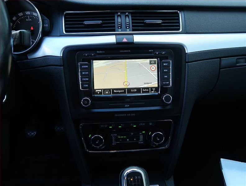 Škoda Superb (2012) 1.8 TSI, 4X4, Serv.kniha - fotka 12 z 22
