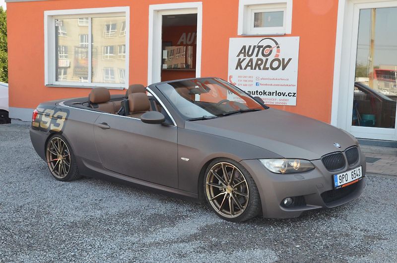 BMW Řada 3 (2009) 325i 155kW E93 Cabrio / manuál - fotka 7 z 28