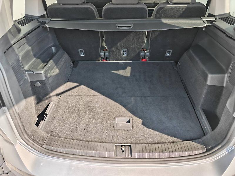 Volkswagen Touran Comfortline 7DSG 1,5TSI - fotka 22 z 22