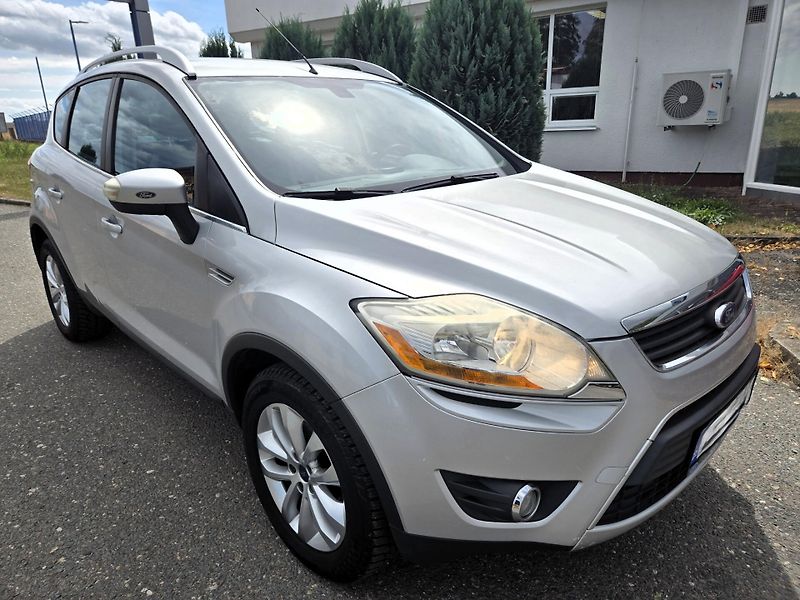 Ford Kuga (2009) Titanium 2,0 TDCi 100kw - 6st. - fotka 18 z 21