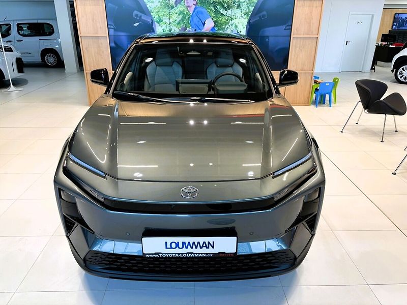 Toyota C-HR 4X4 Executive 343k - fotka 2 z 7