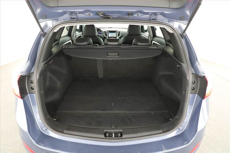 Hyundai i30 (2014) 1.6 CRDi, Automat, Navi - fotka 11 z 16
